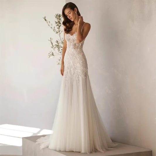 Elegant Lace Wedding Dress Lace Appliqué Overlay, Classic Tulle Bridal Gown, Romantic Train, Elegant Princess
